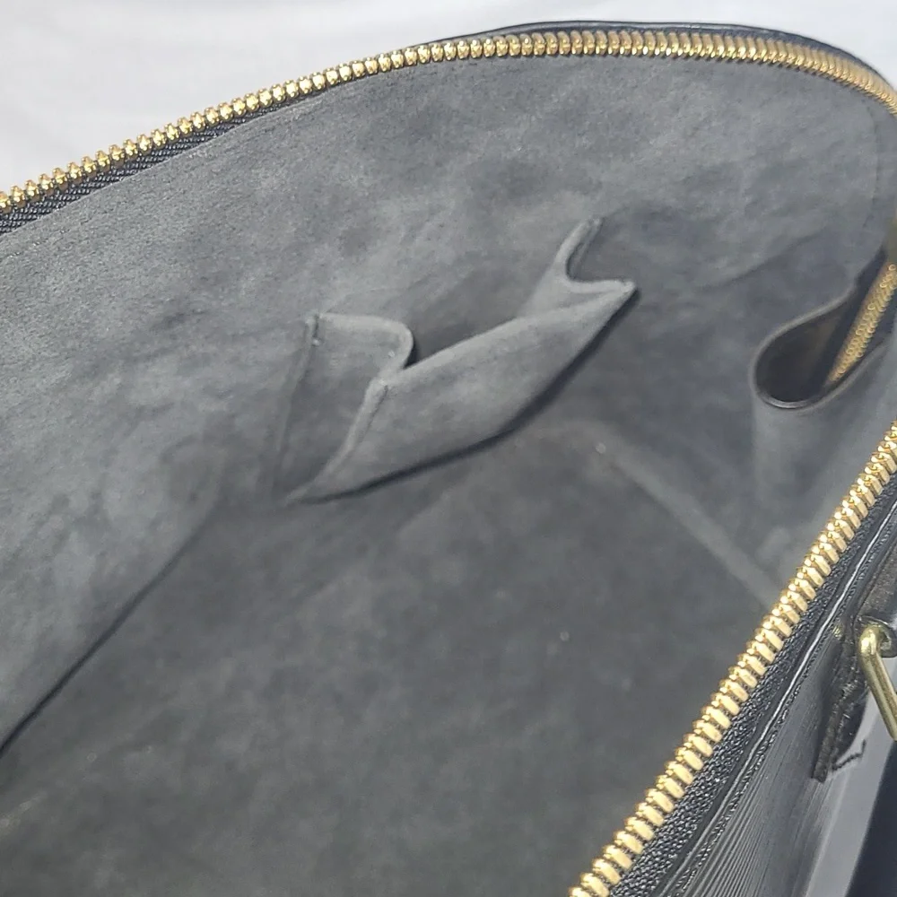 Louis Vuitton Alma Epi Noir BLACK Handbag Purse Leather With Cowhide Trim EUC